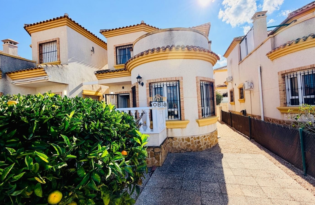 Herverkoop - Detached Villa - Los Montesinos - La Herrada