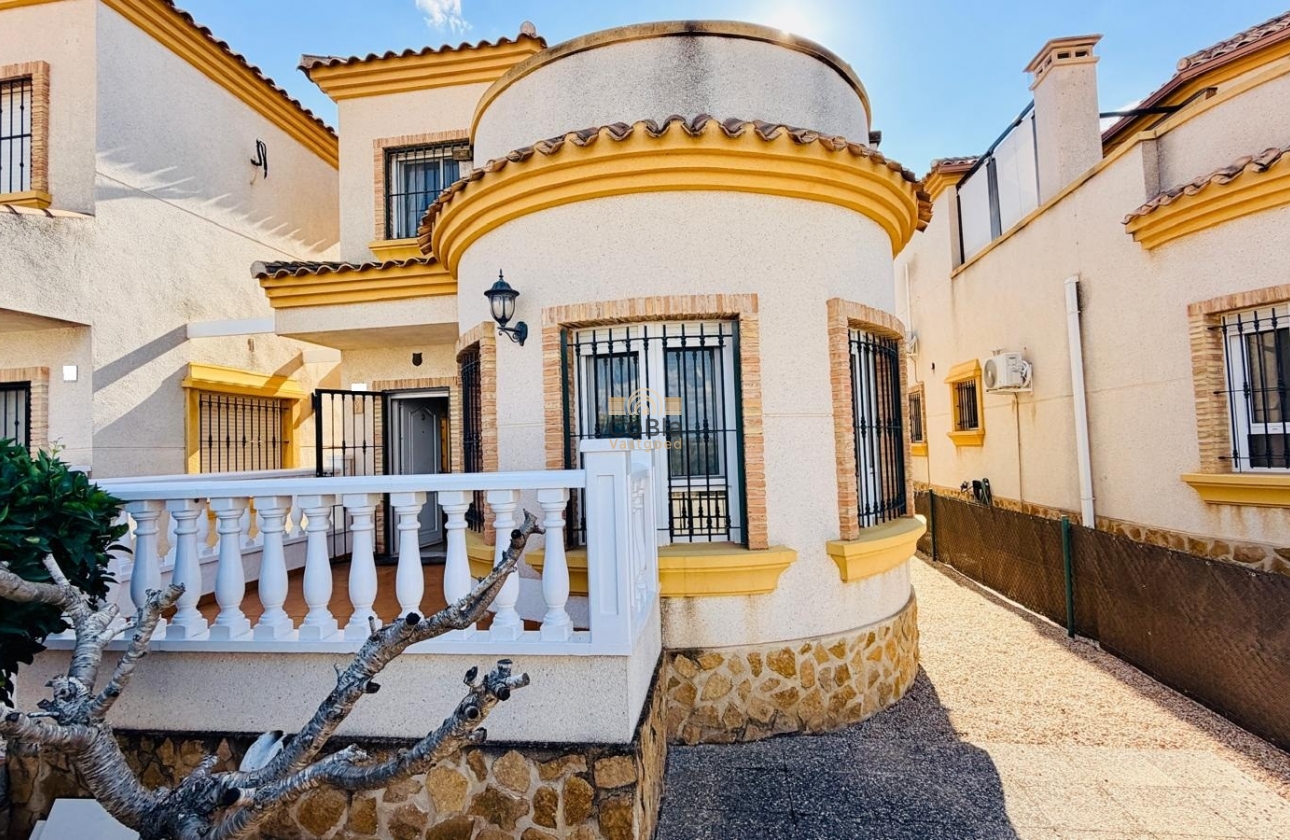 Herverkoop - Detached Villa - Los Montesinos - La Herrada