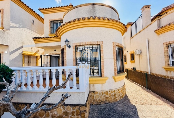 Herverkoop - Detached Villa - Los Montesinos - La Herrada