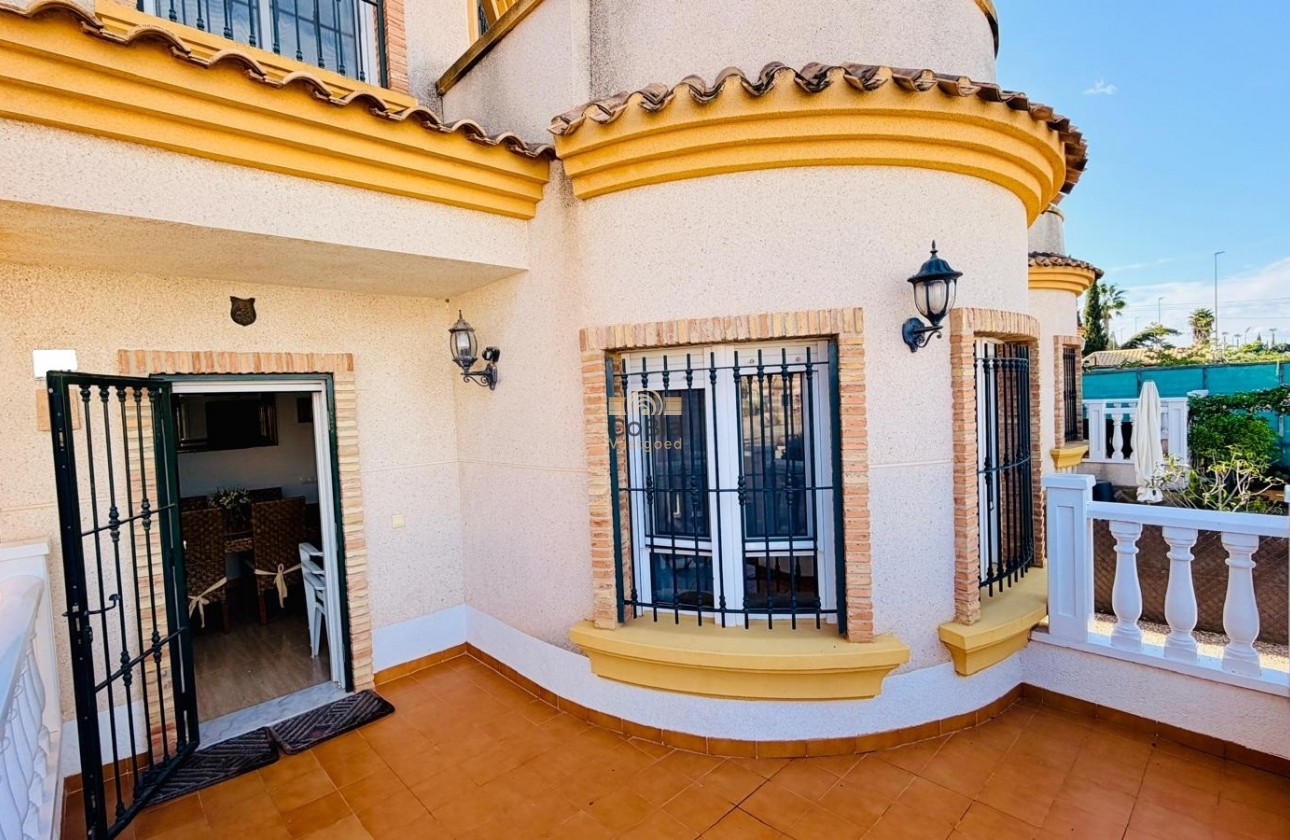 Herverkoop - Detached Villa - Los Montesinos - La Herrada