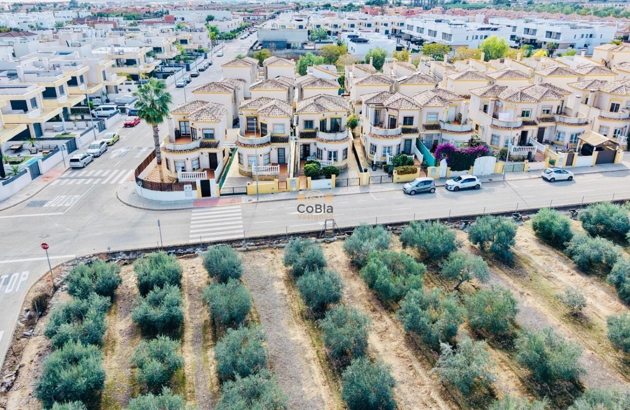 Herverkoop - Detached Villa - Los Montesinos - La Herrada