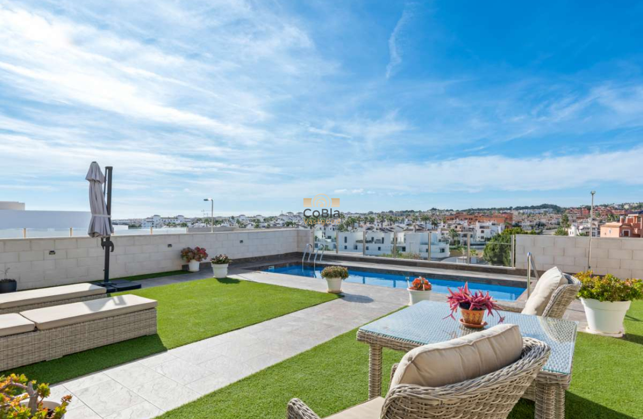 Resale - Villa - Villamartín