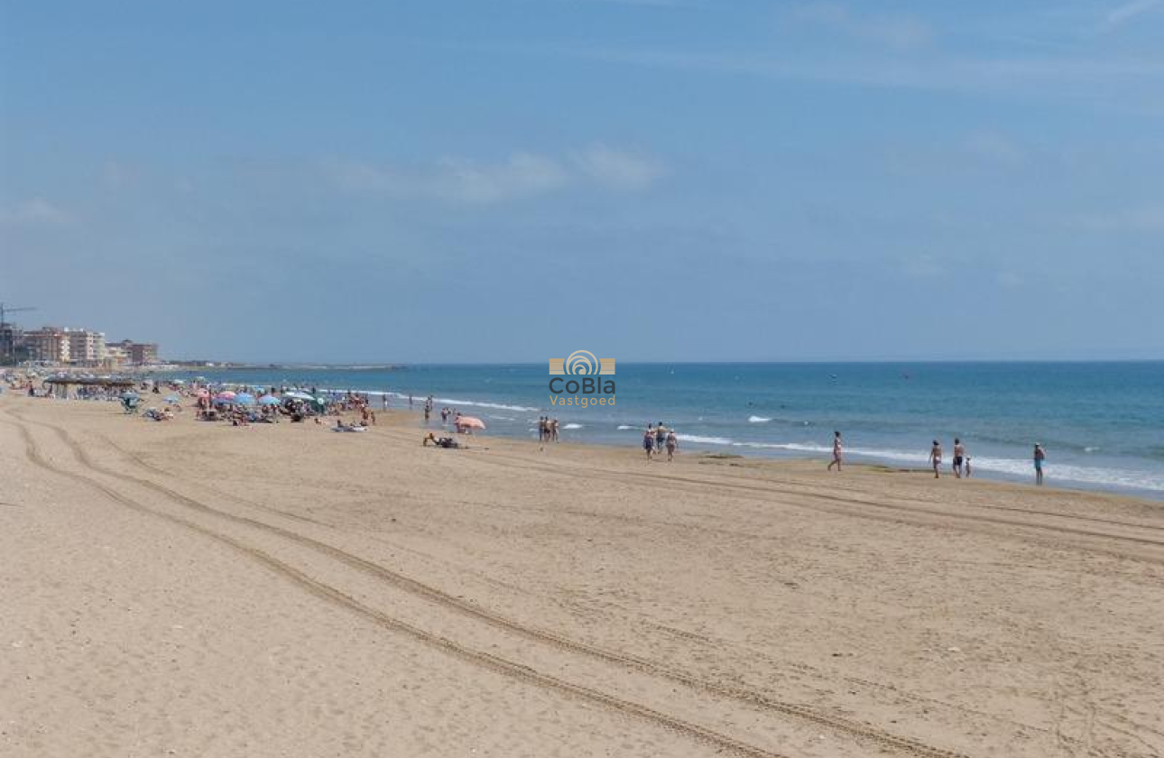 Neue Gebäude - Apartment - Torrevieja - La Mata