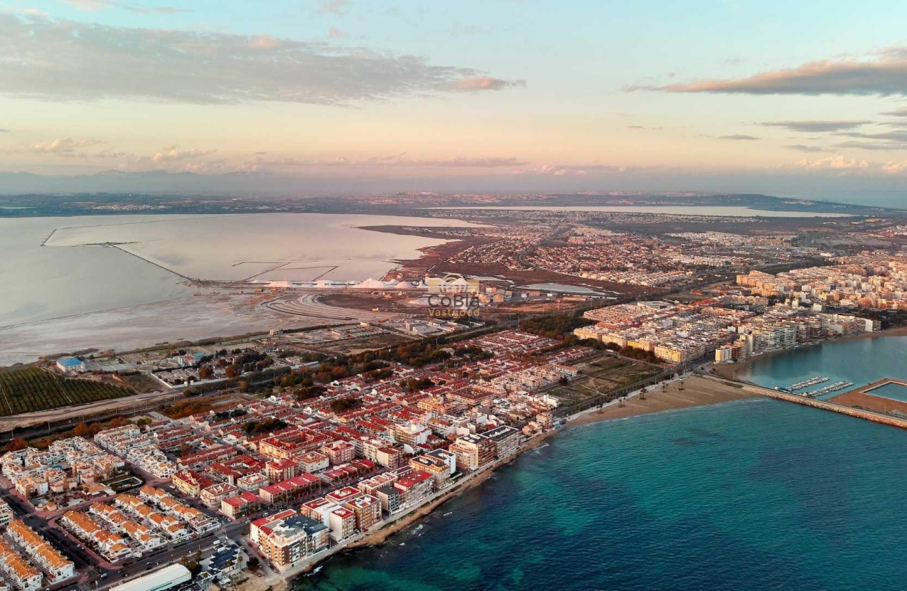 Neue Gebäude - Apartment - Torrevieja - Playa de los Locos