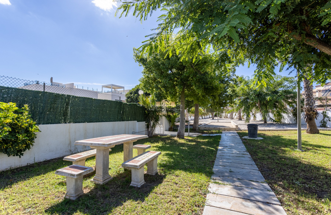 Resale - Townhouse - Orihuela Costa - Villamartín