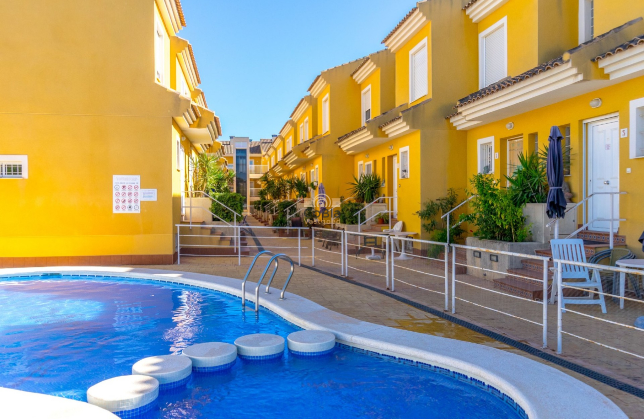 Resale - Townhouse - Ciudad Quesada - Pueblo Bravo