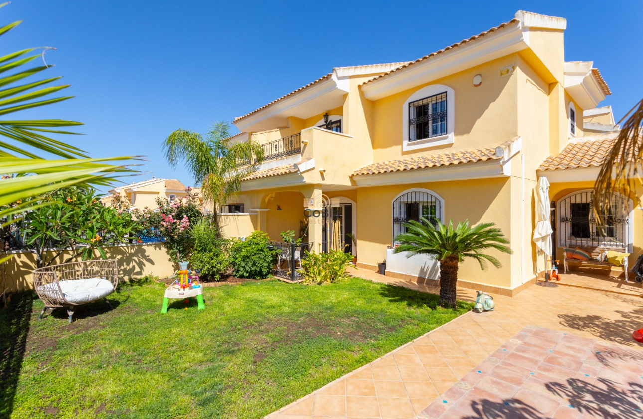 Resale - Villa - Orihuela Costa - Los Dolses