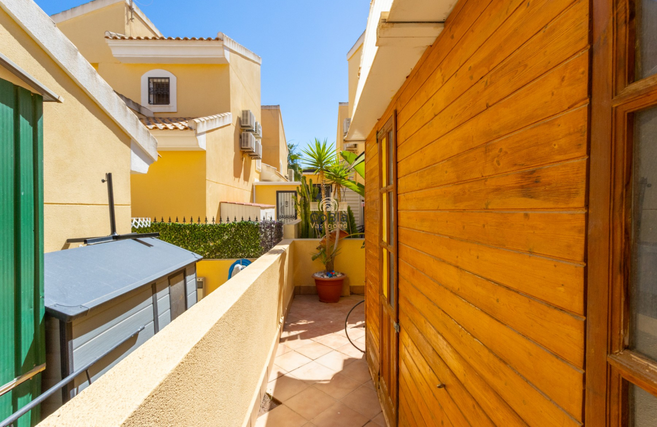 Resale - Villa - Orihuela Costa - Los Dolses