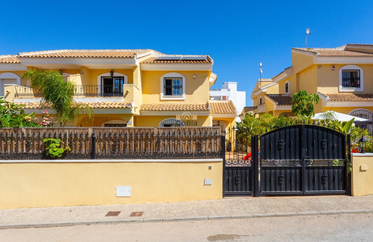 Resale - Villa - Orihuela Costa - Los Dolses