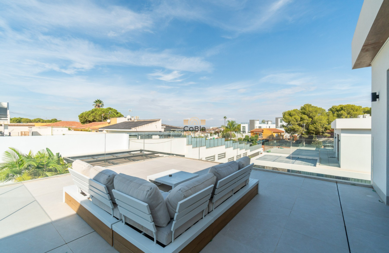 Herverkoop - Villa - Torrevieja - Los Balcones