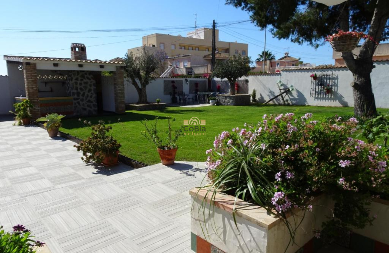 Wiederverkauf - Villa - Orihuela Costa - Lomas de Cabo Roig