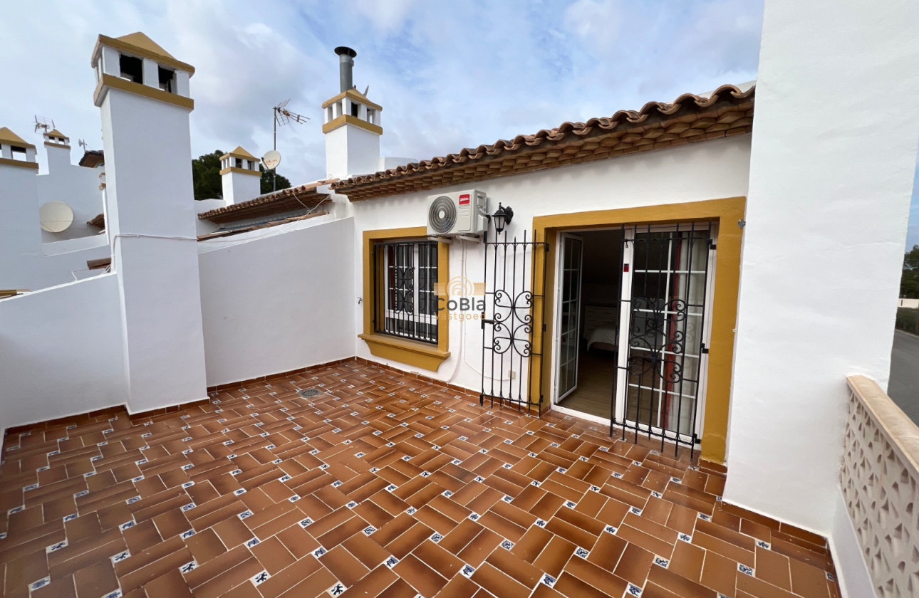 Wiederverkauf - House - Orihuela Costa - Villamartín