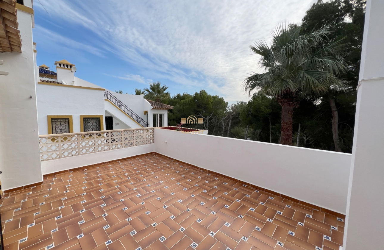 Wiederverkauf - House - Orihuela Costa - Villamartín