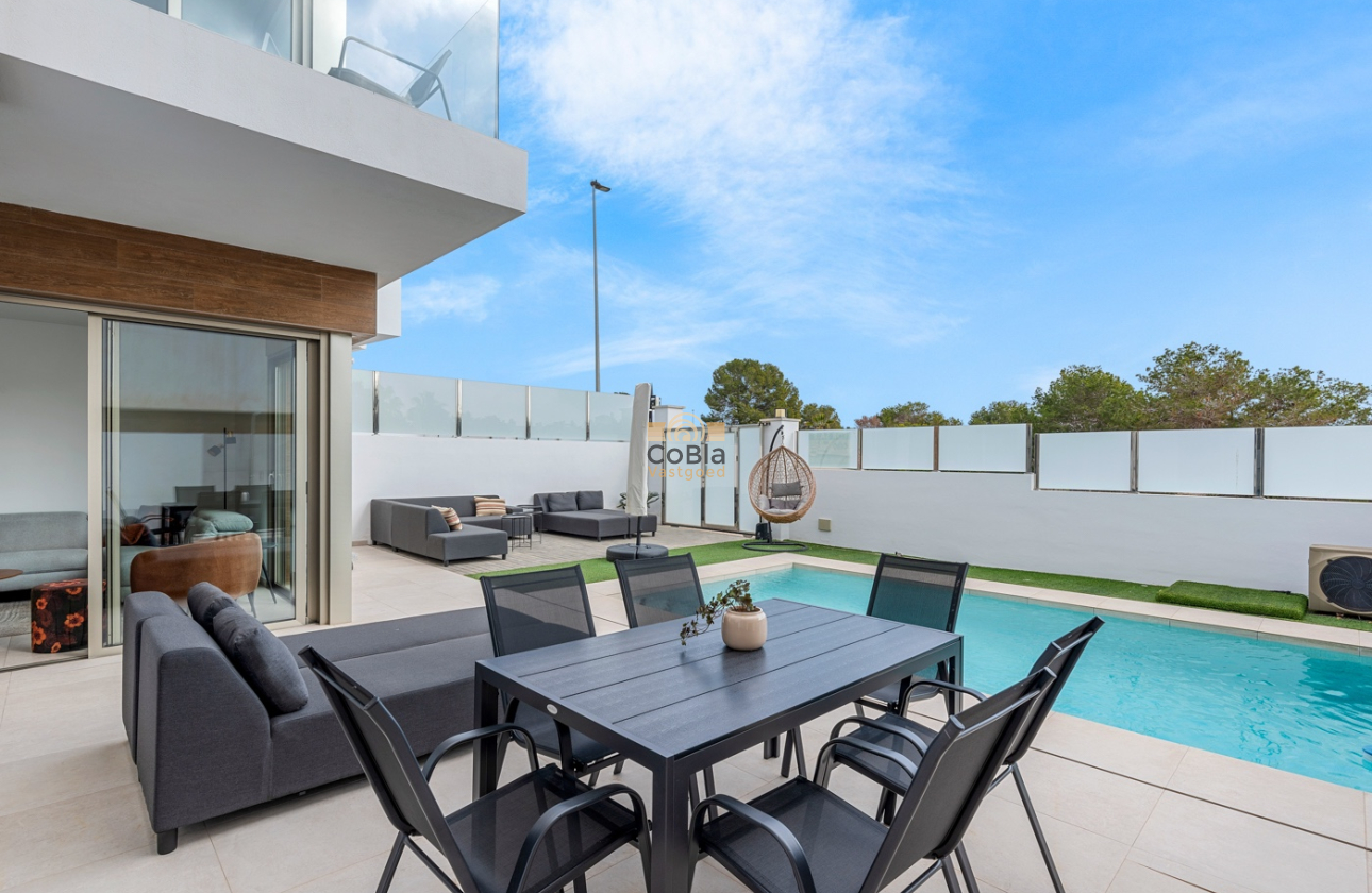 Wiederverkauf - Villa - Orihuela Costa - Villamartín