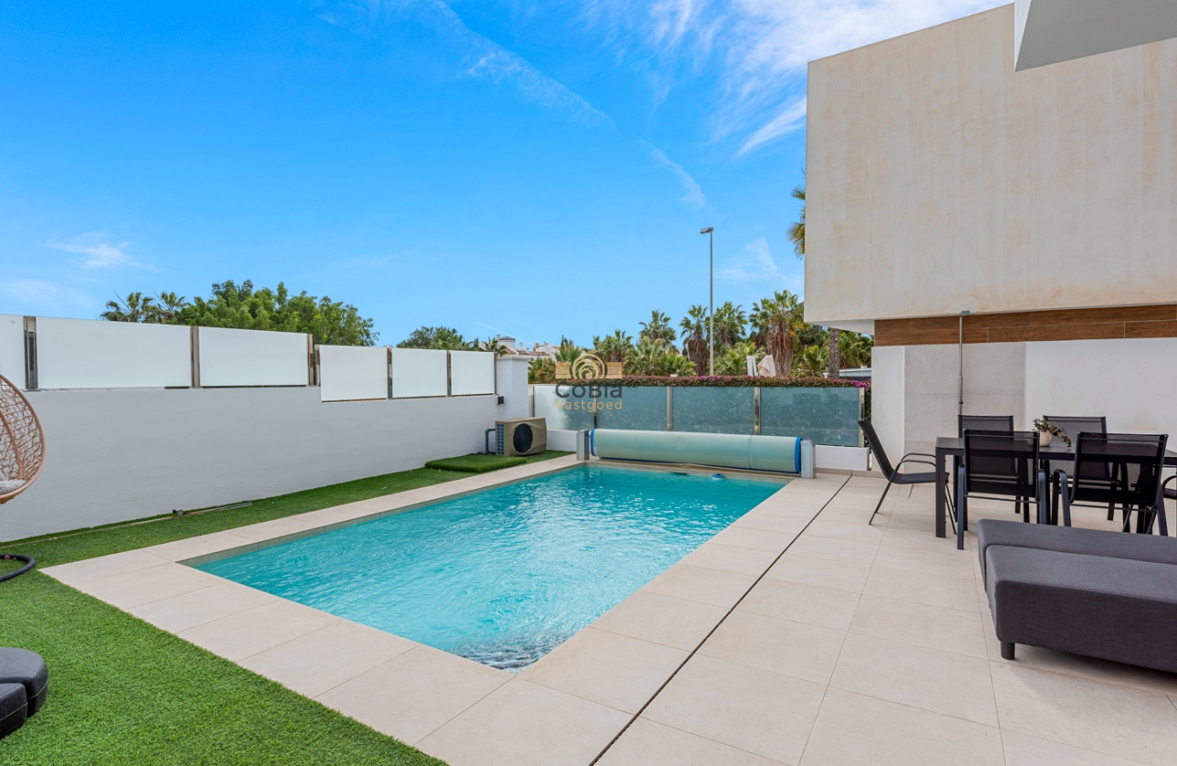 Wiederverkauf - Villa - Orihuela Costa - Villamartín