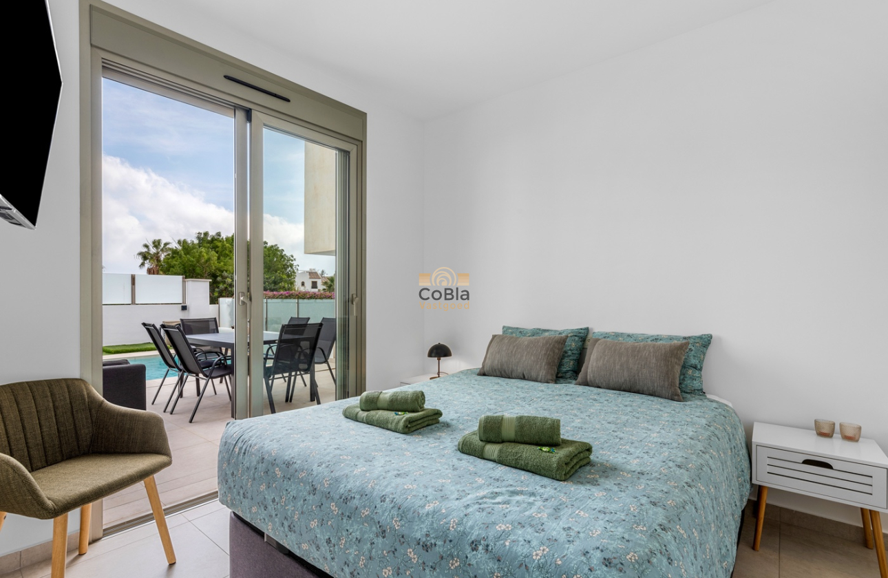 Wiederverkauf - Villa - Orihuela Costa - Villamartín
