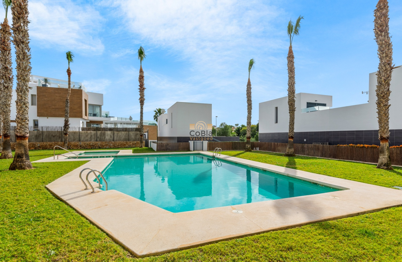 Wiederverkauf - Villa - Orihuela Costa - Villamartín