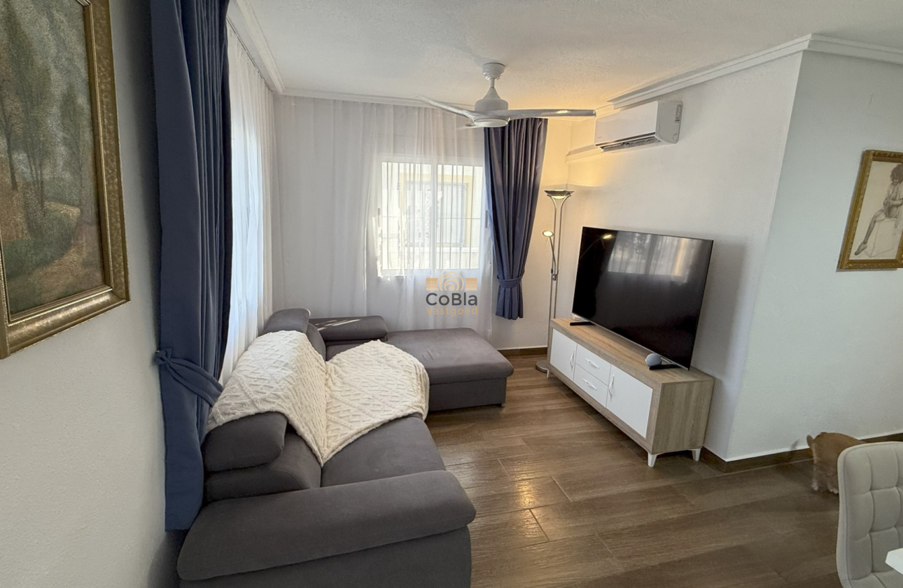 Herverkoop - House - Orihuela Costa - La Zenia