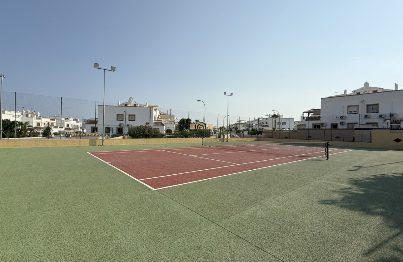 Herverkoop - House - Orihuela Costa - La Zenia