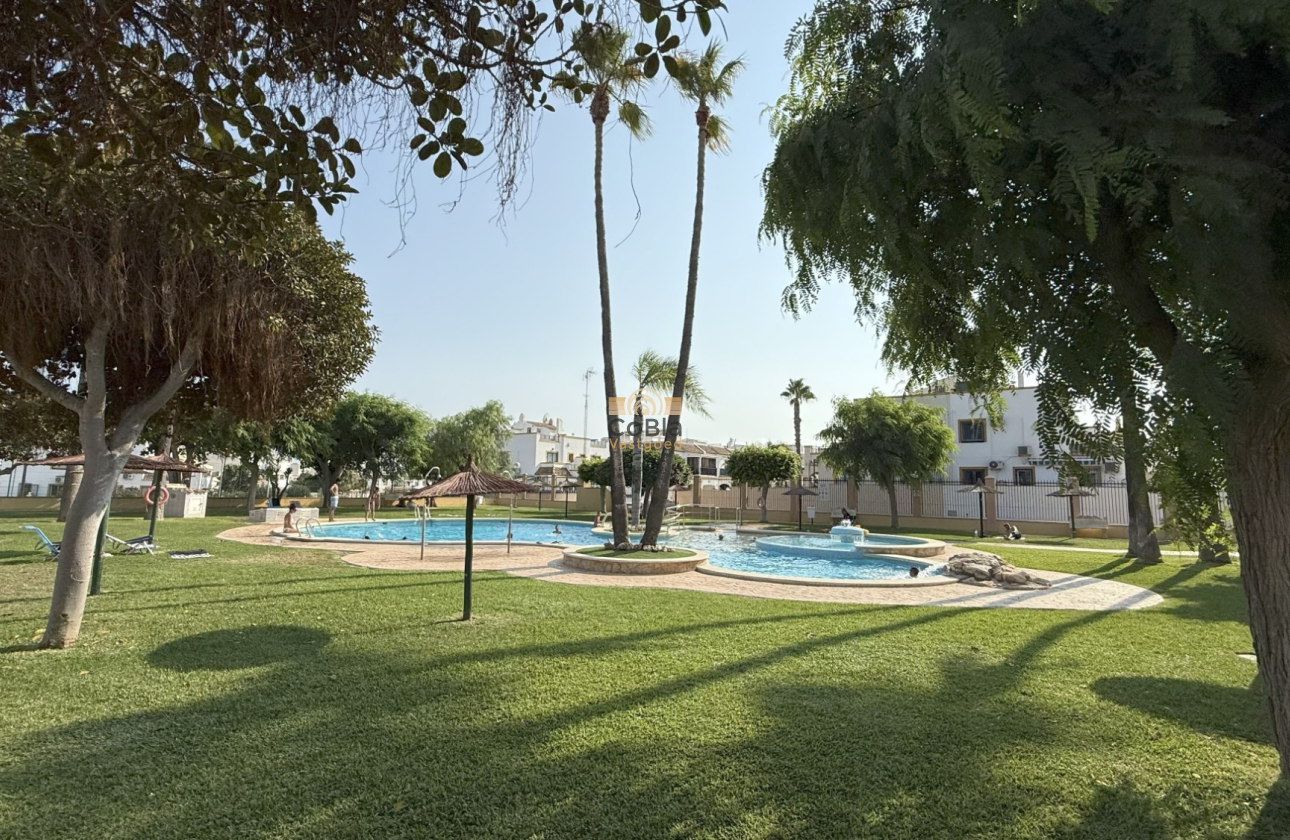 Herverkoop - House - Orihuela Costa - La Zenia