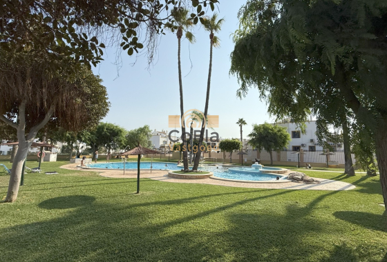 Herverkoop - House - Orihuela Costa - La Zenia