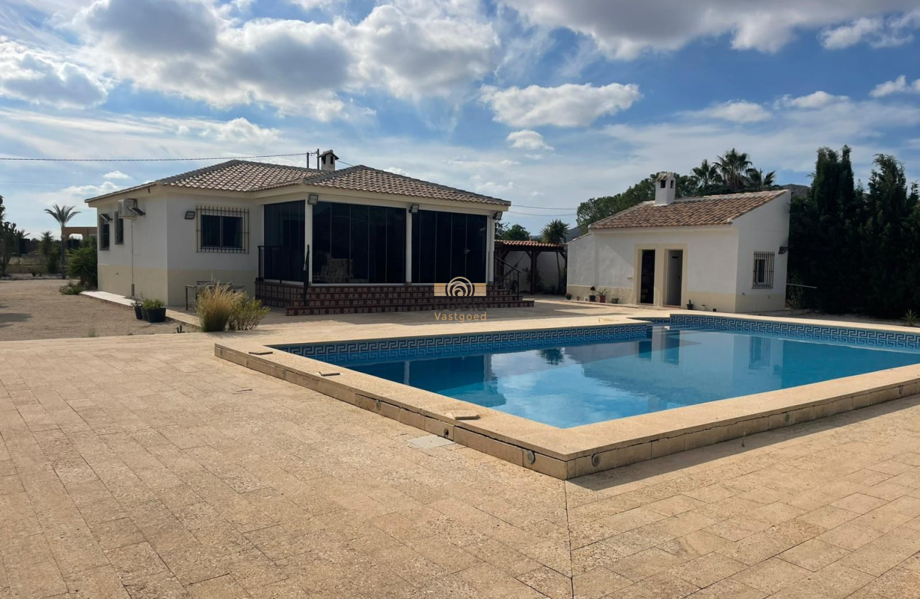 Resale - Finca / Country Property - Abanilla