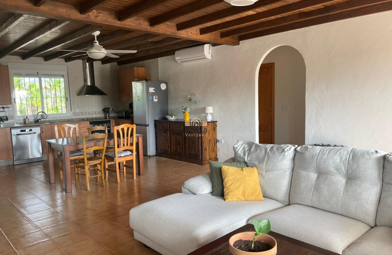 Resale - Finca / Country Property - Abanilla