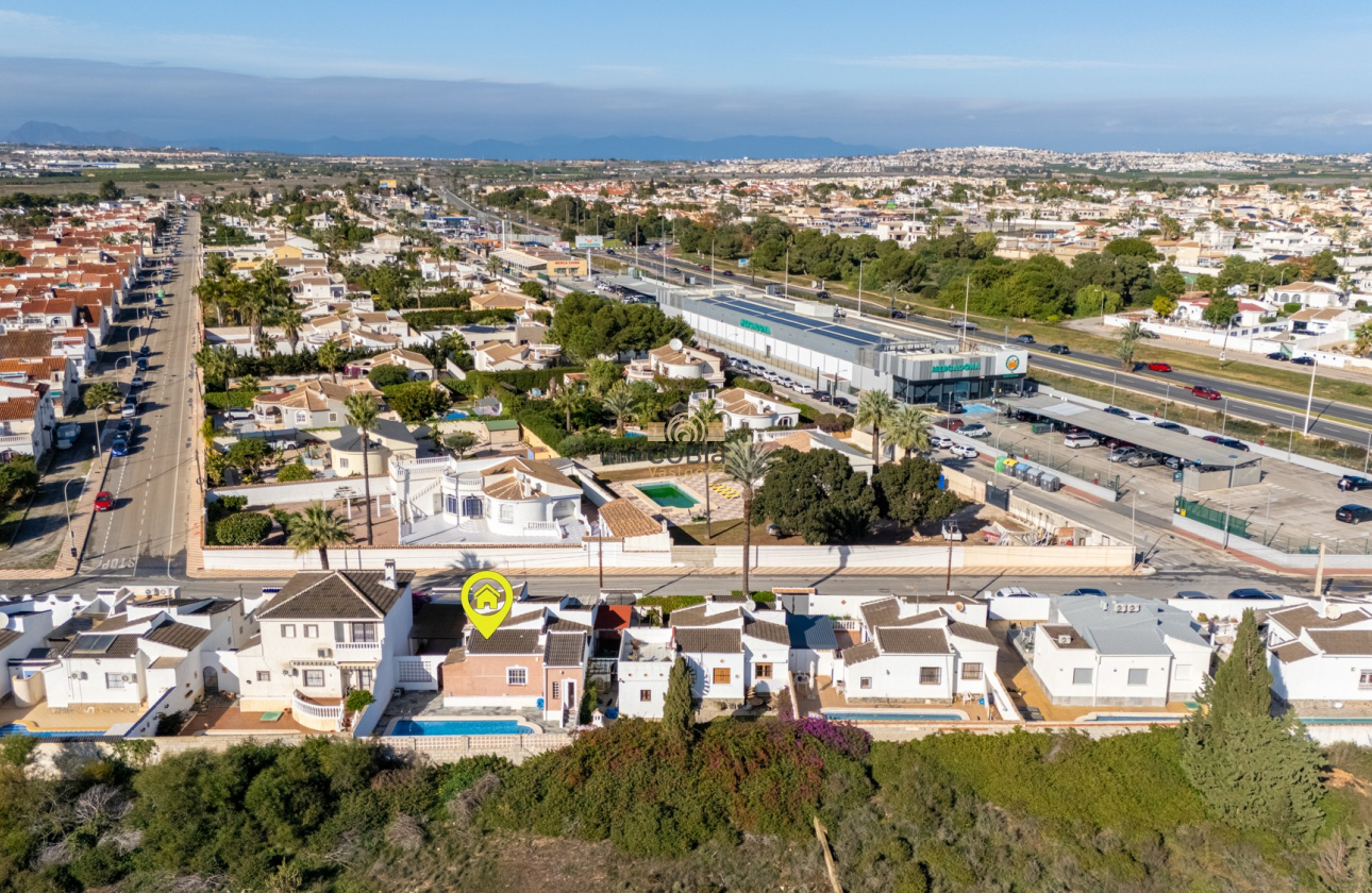Revente - Detached Villa - Torrevieja - Urbanización San Luis