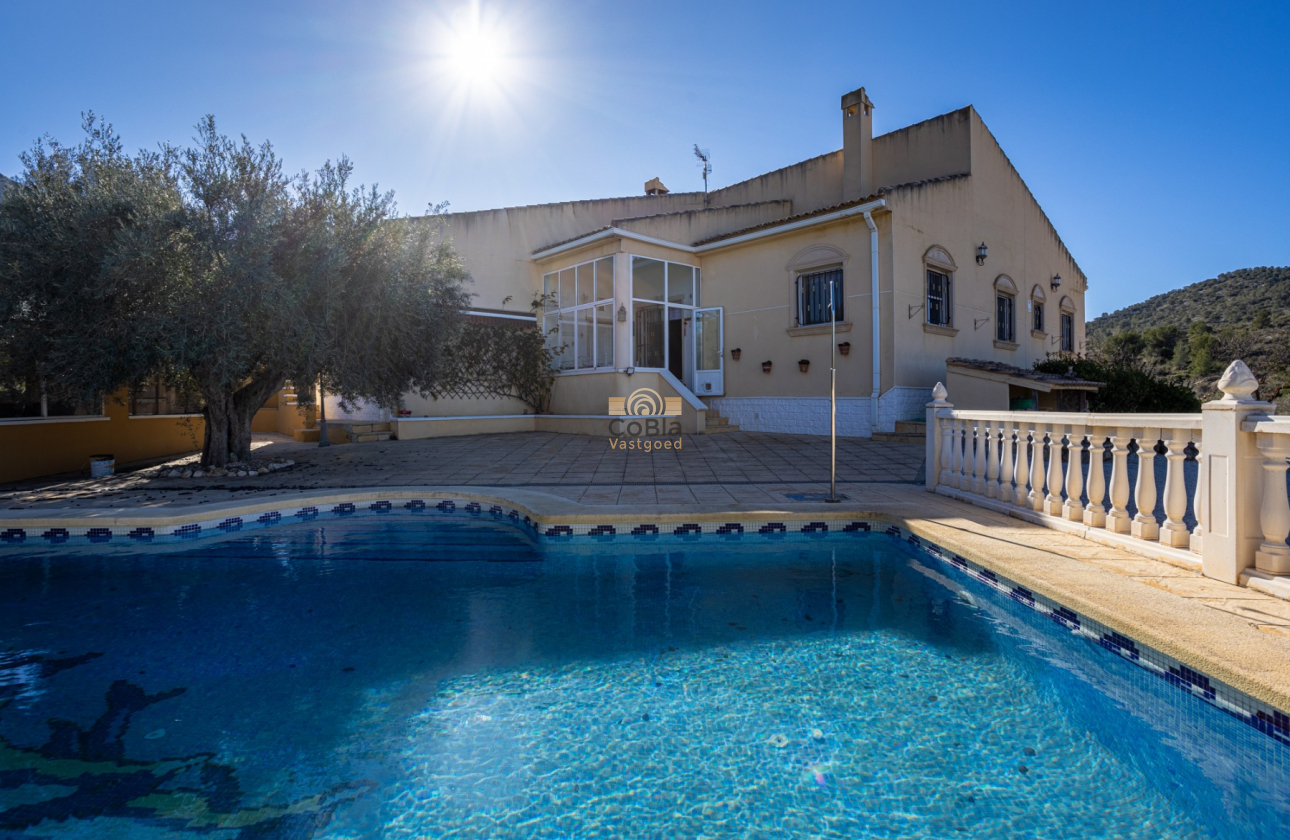 Herverkoop - Finca Country Property - La Zarza